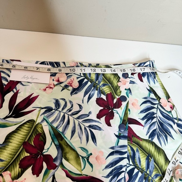 Lady Hagen Women's 16” Palm Overlap Golf Skort - Picture 10 of 12